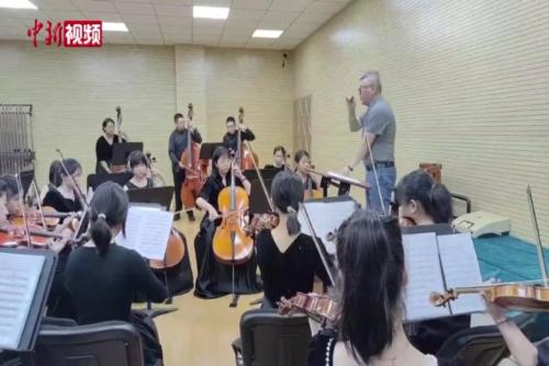“家长讲堂”助力沈阳七中开学第一课